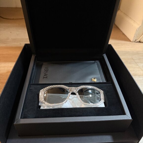 VERSACE CRYSTAL MEDUSA BIGGIE SUNGLASSES main image 5